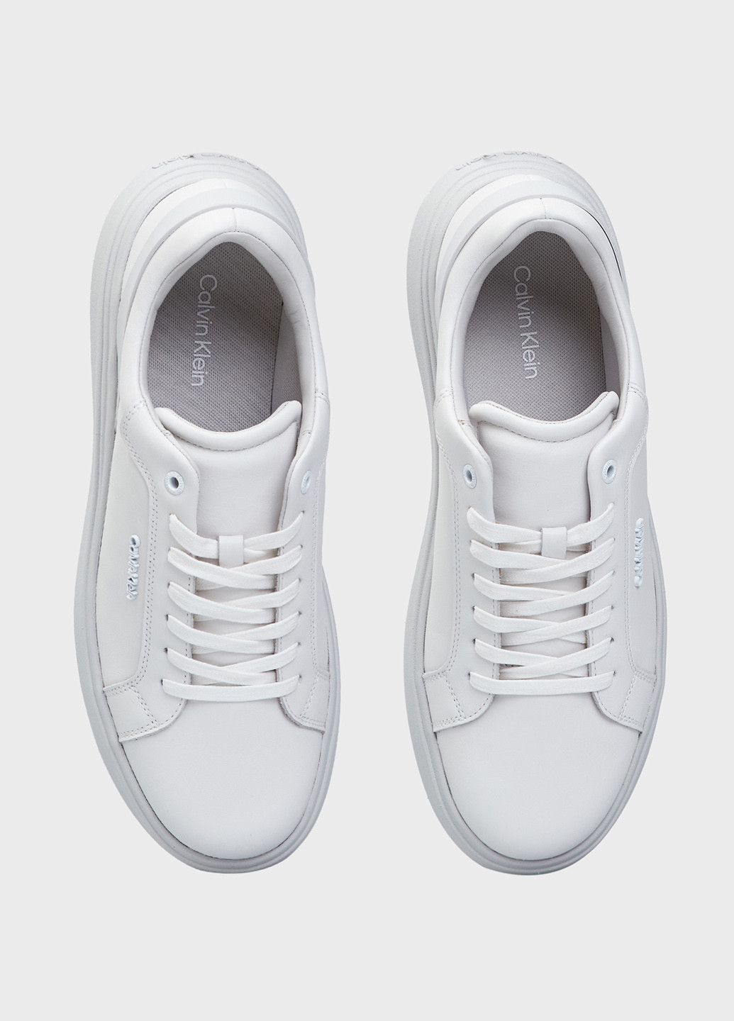Белые всесезонные кроссовки Calvin Klein