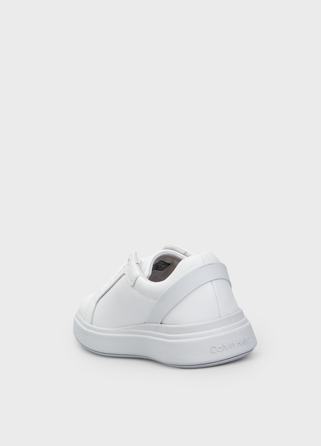 Белые всесезонные кроссовки Calvin Klein