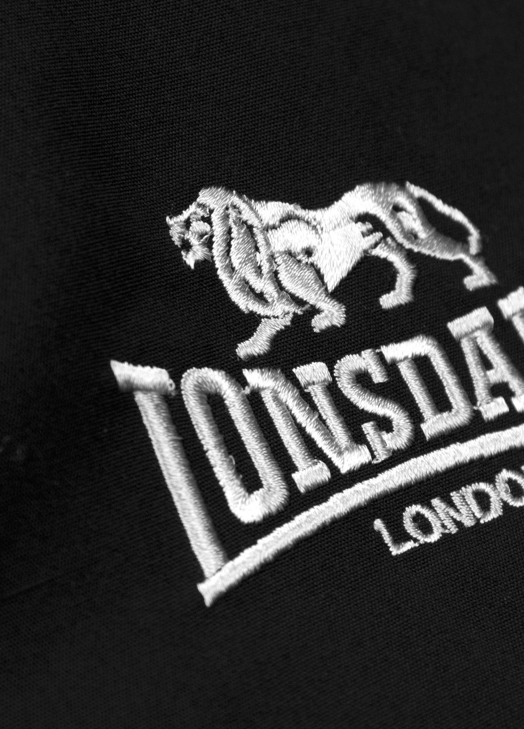 Чорна демісезонна куртка Lonsdale CLASSIC