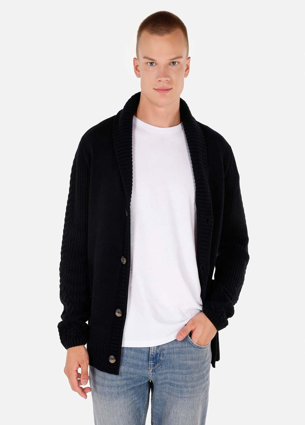 Черный демисезонный кардиган Colin's