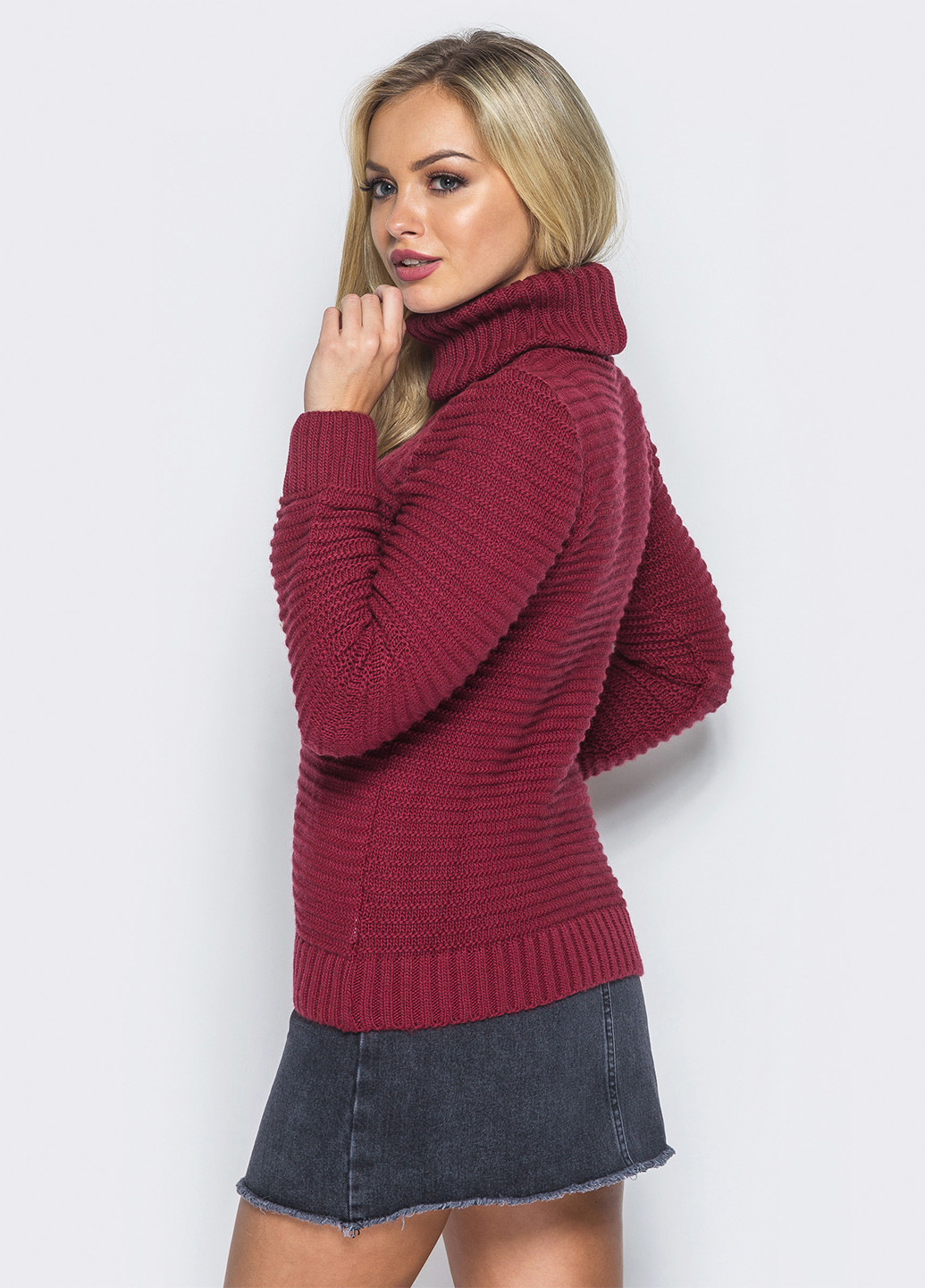 Бордовый зимний свитер Larionoff