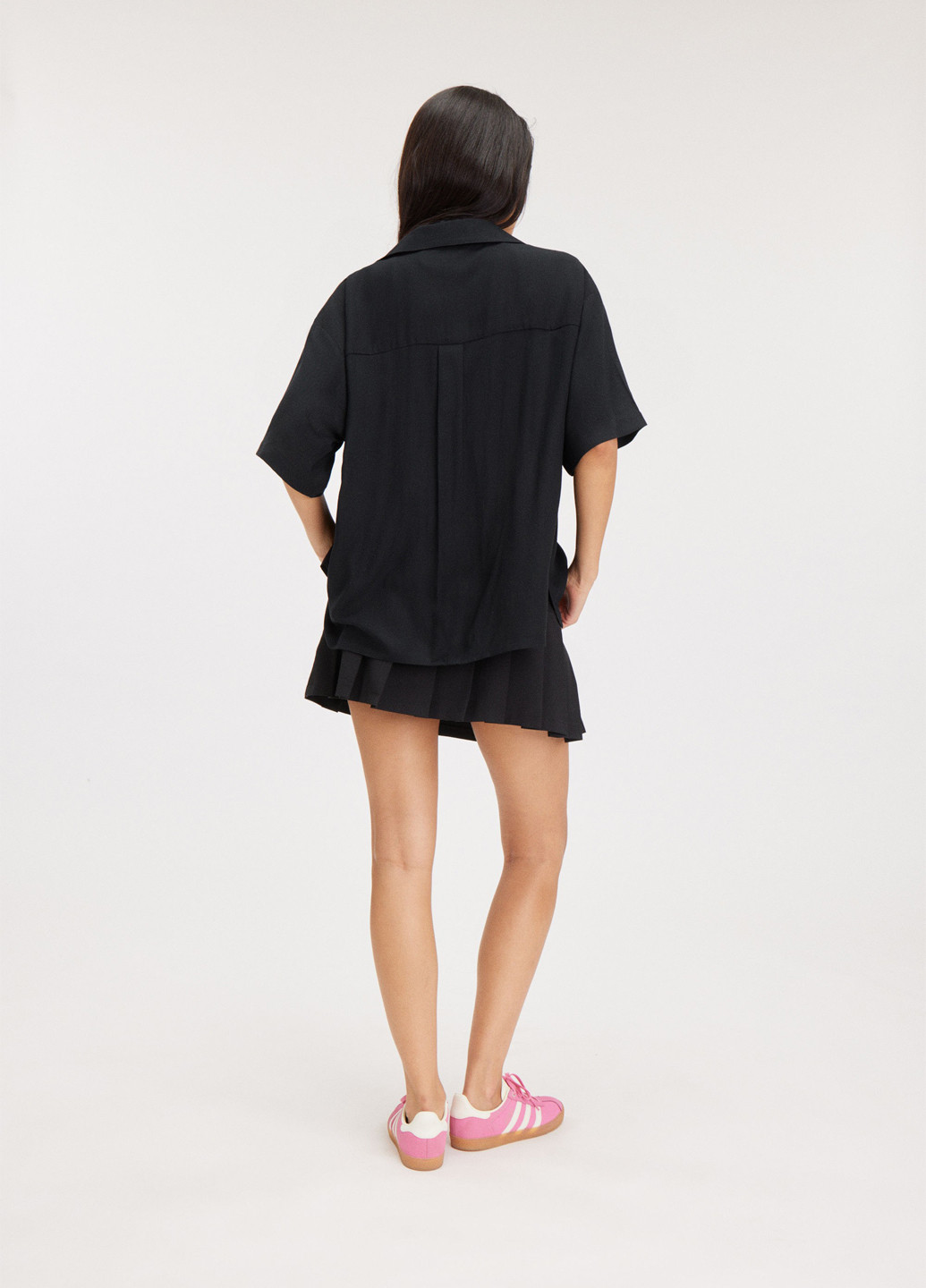 Черная кэжуал рубашка однотонная Monki