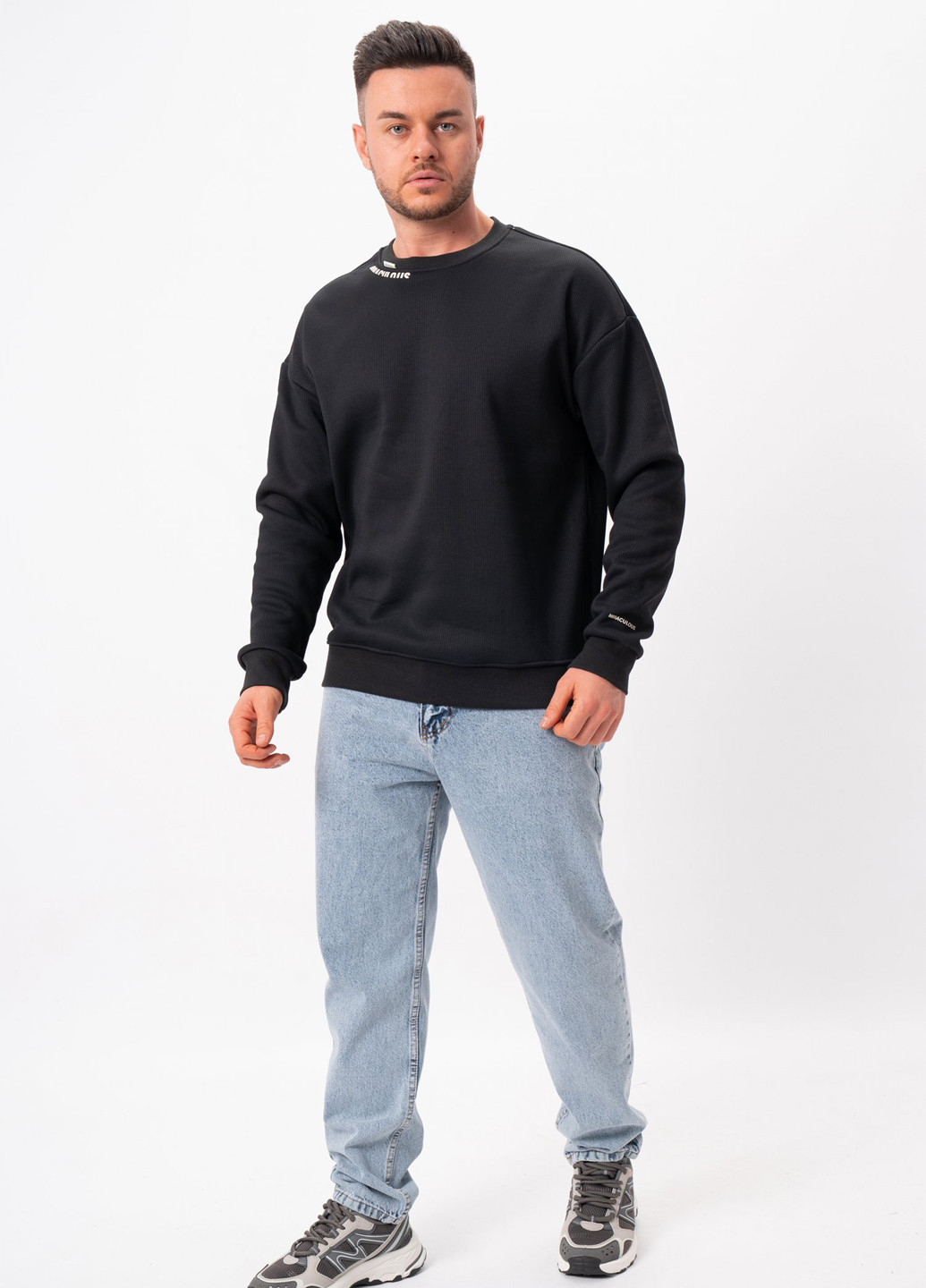 Черный свитшот Trend Collection надпись без декора (366377256)