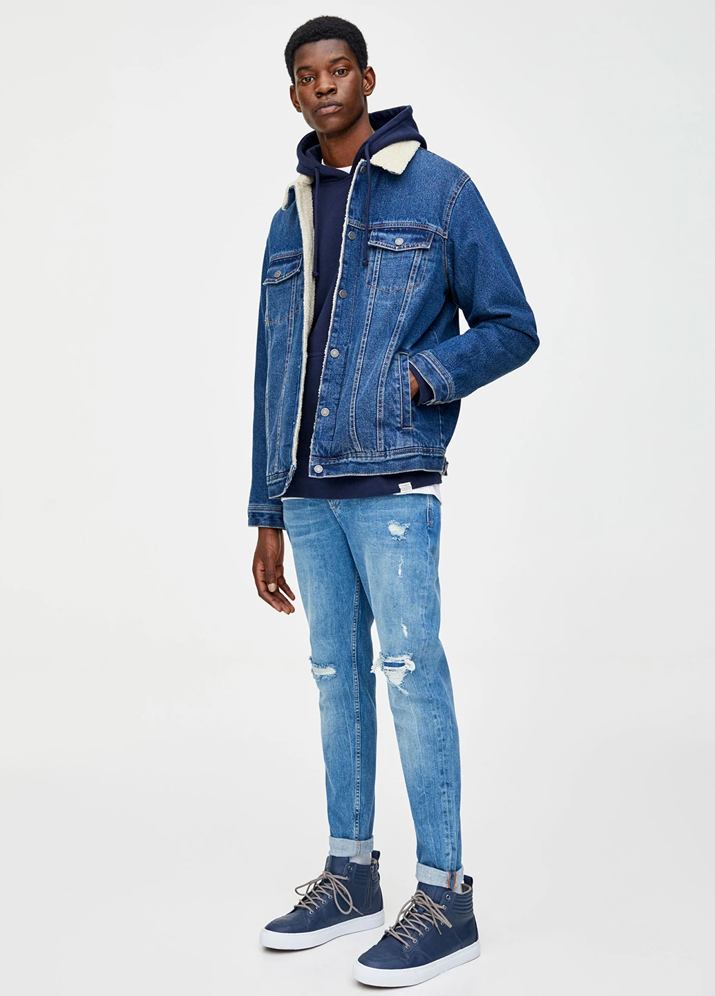 Голубые демисезонные зауженные джинсы Pull & Bear