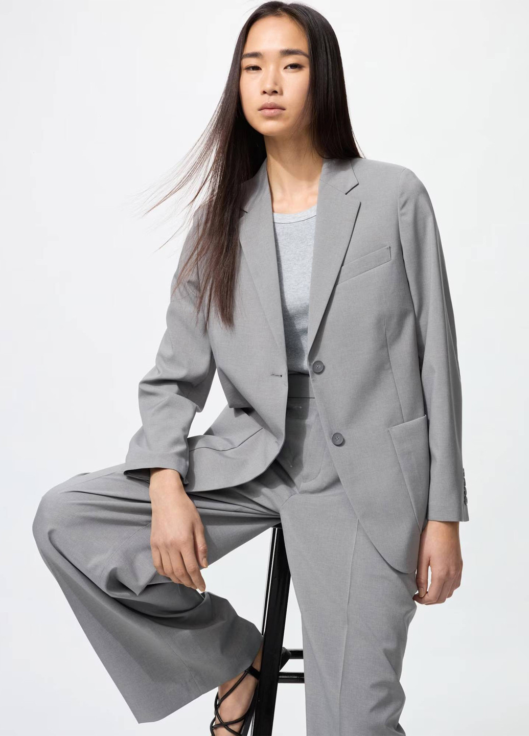 Серый женский жакет Uniqlo однотонный - демисезонный