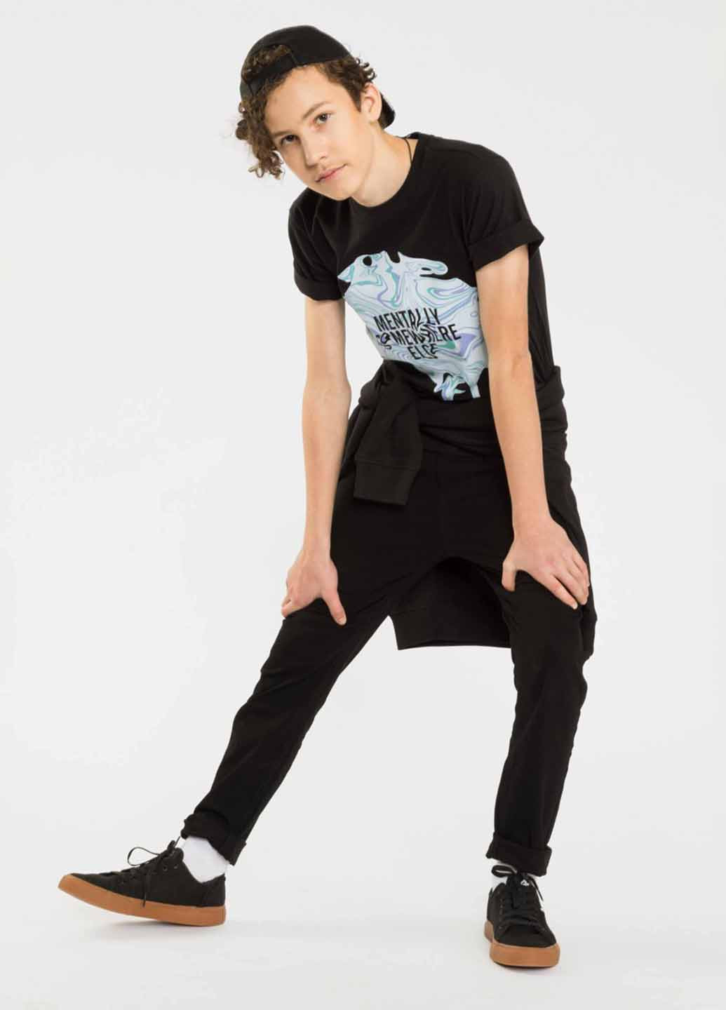 Черная летняя футболка Reporter Young