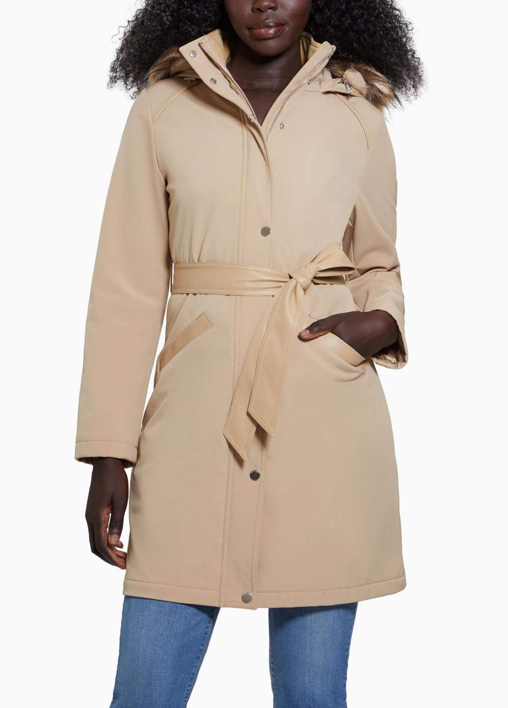 Бежева демісезонна куртка Guess