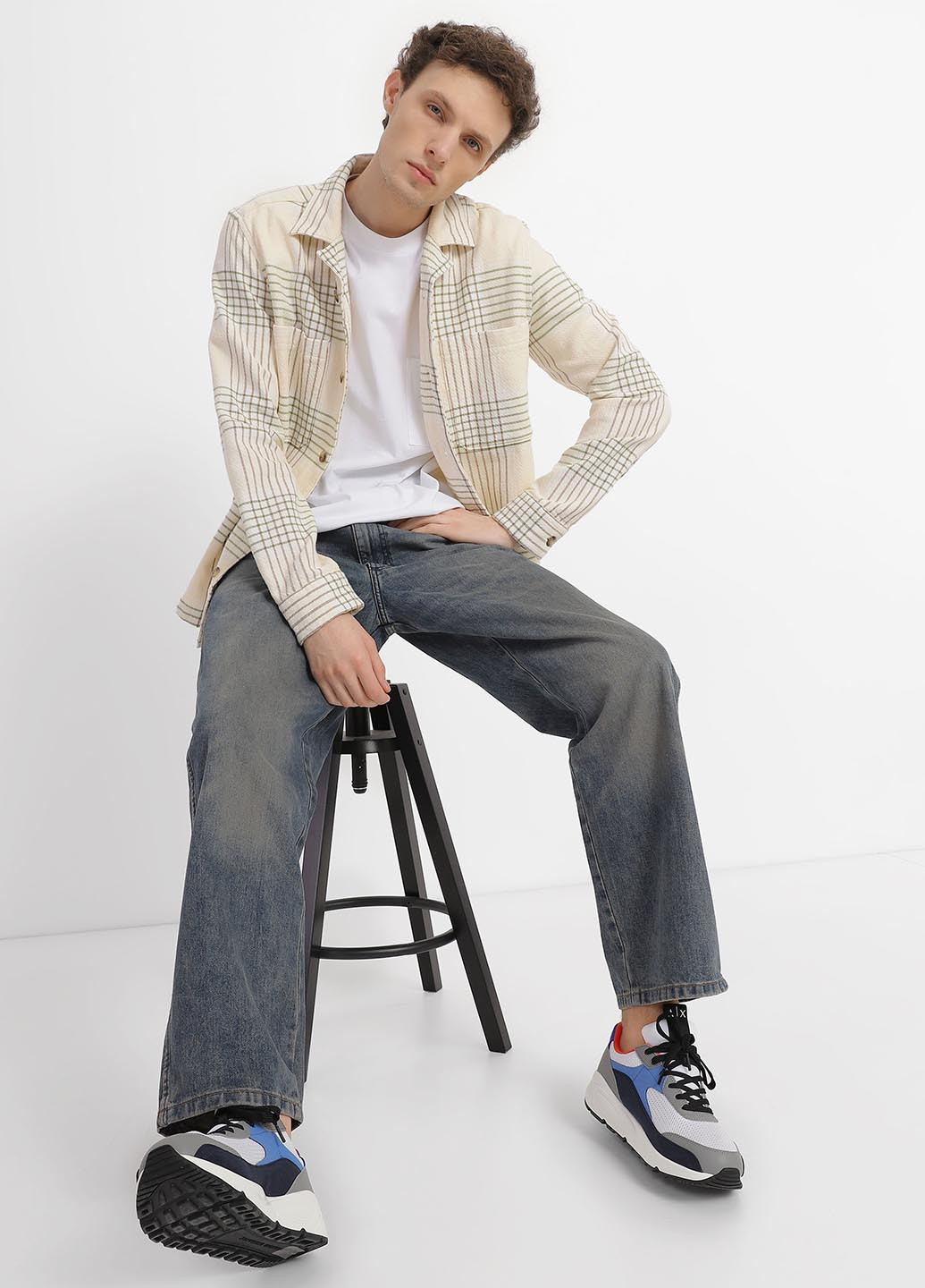 Цветные демисезонные кроссовки Armani Exchange