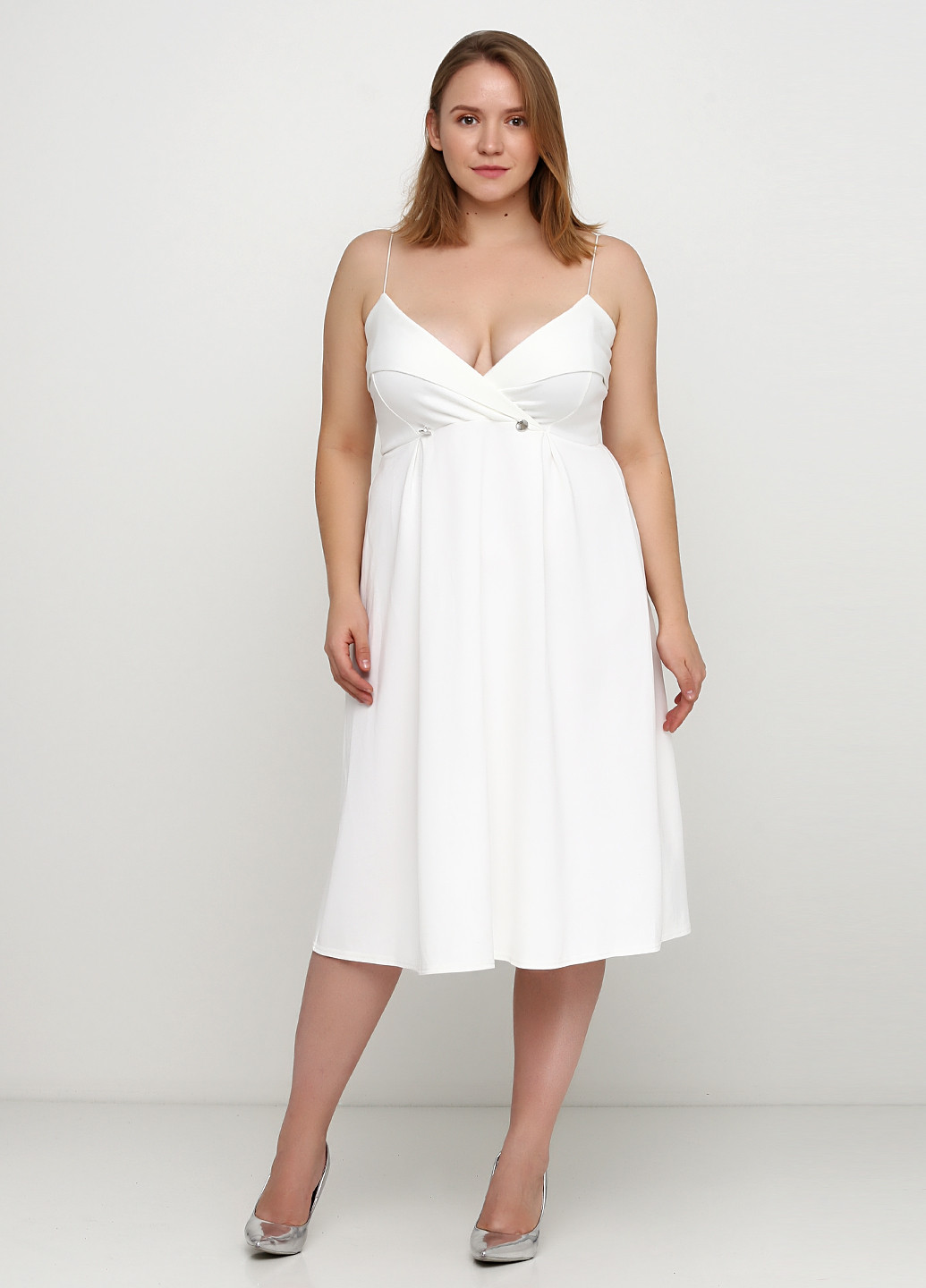 Белое вечернее платье с открытыми плечами Asos однотонное