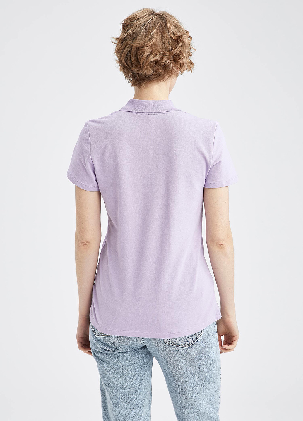 Сиреневая женская футболка-поло DeFacto