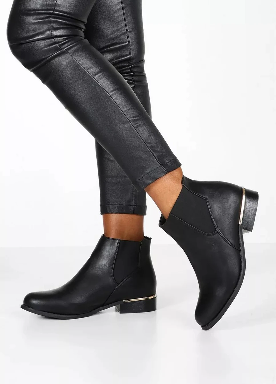 Осенние широкие ботинки челси с металлической каймой Boohoo из искусственной кожи