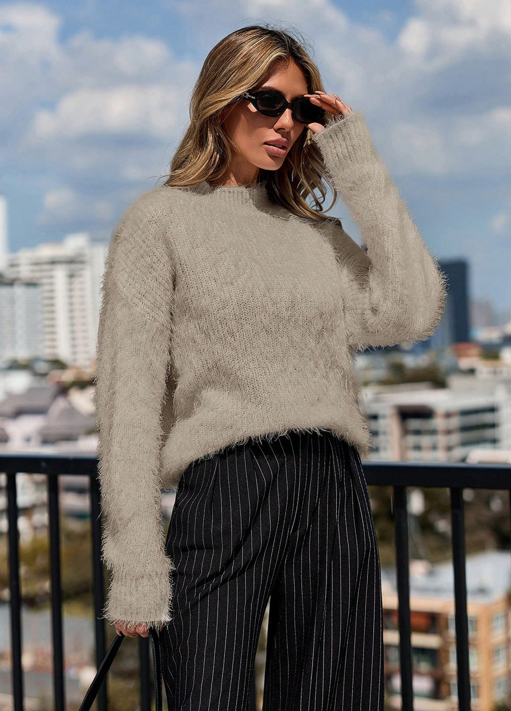 Бежевий демісезонний светр SHEIN