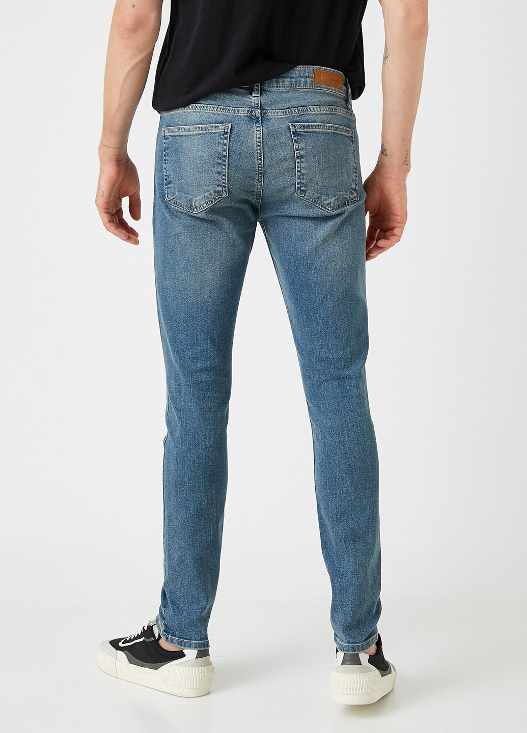 Светло-голубые демисезонные зауженные джинсы KOTON