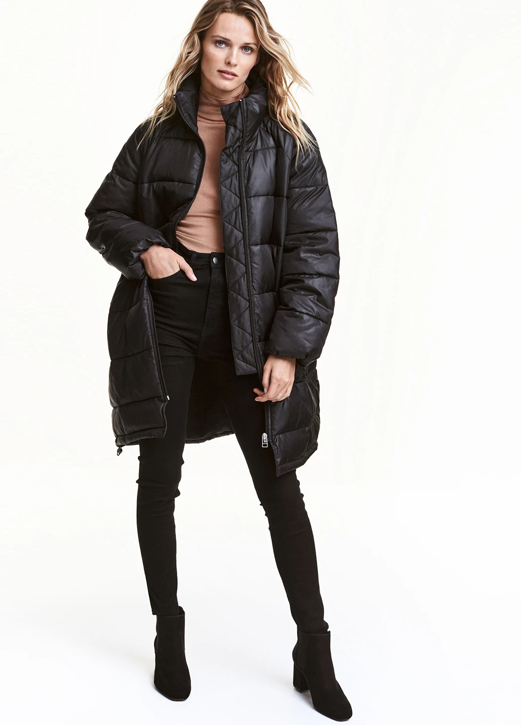 Черная зимняя куртка H&M