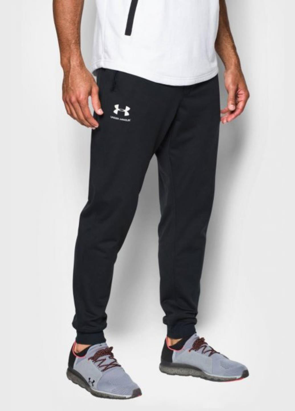 Черные спортивные демисезонные джоггеры брюки Under Armour