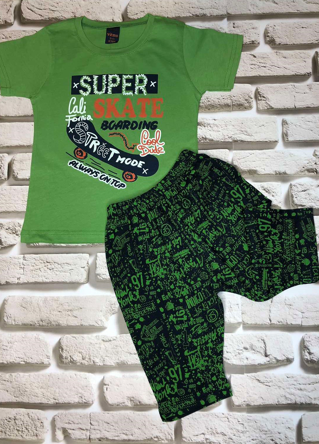 Зелена всесезон піжама (футболка, капрі) футболка + капрі Vitmo baby