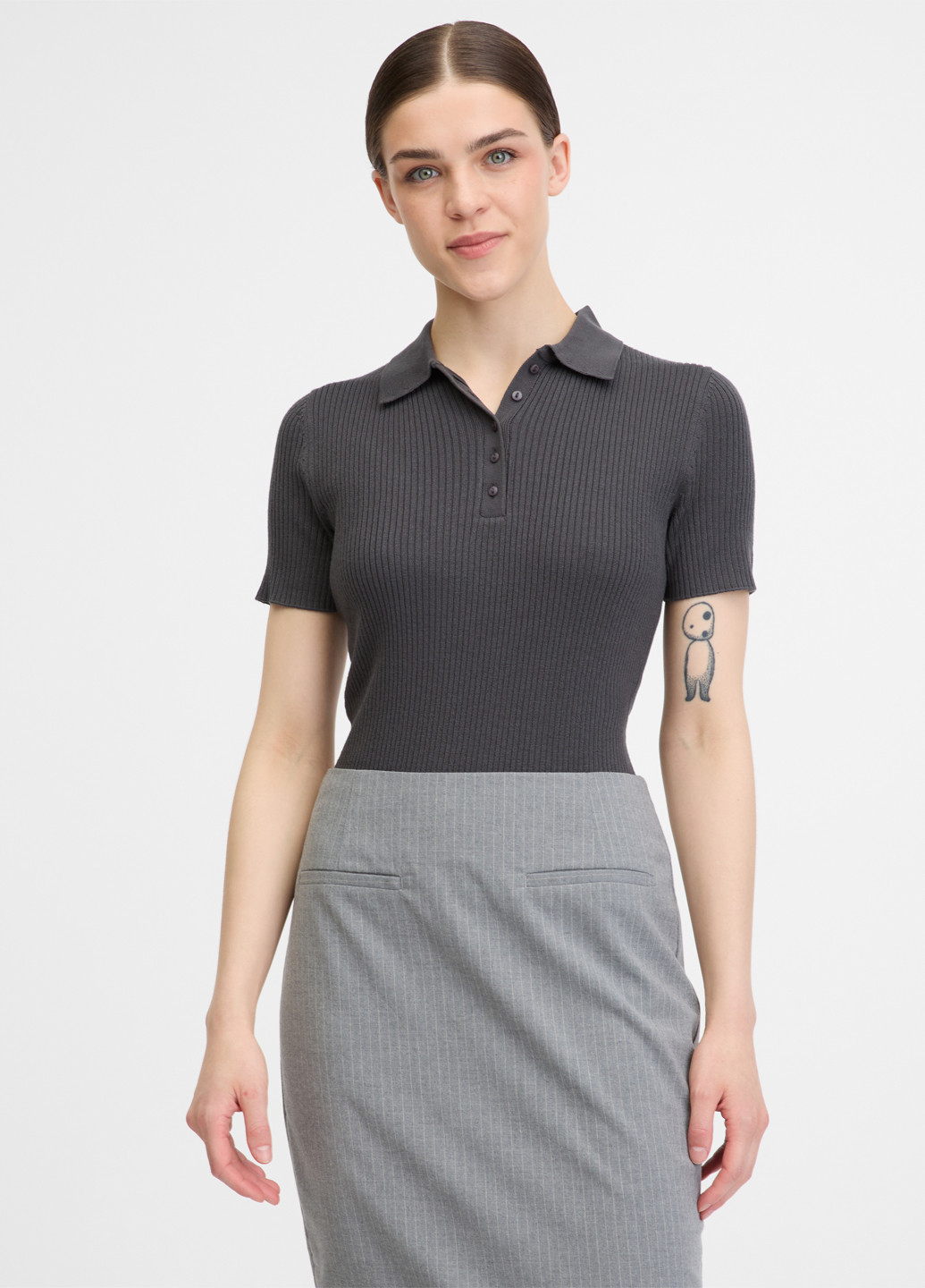 Темно-серая женская футболка-поло Orsay однотонная