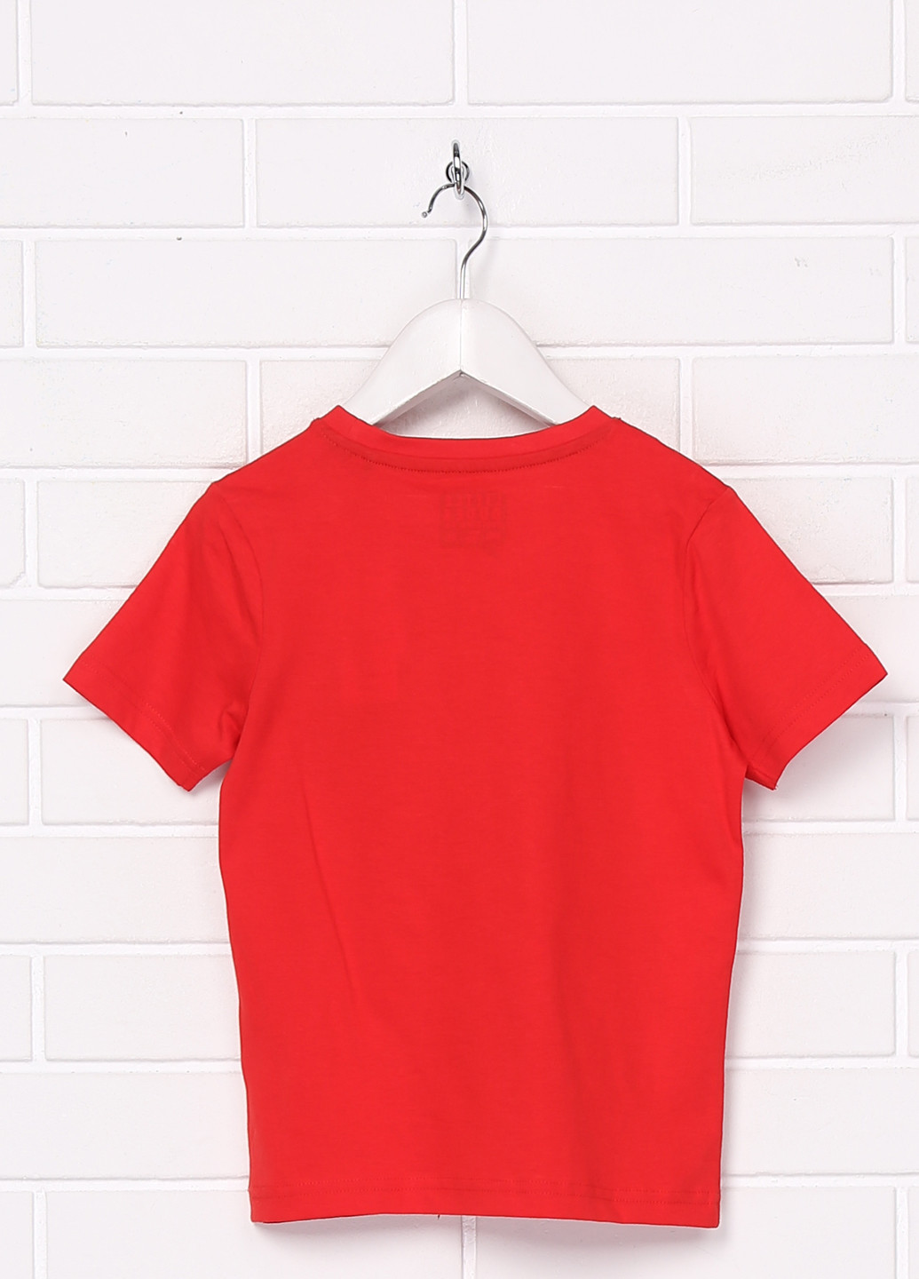 Красная летняя футболка TU