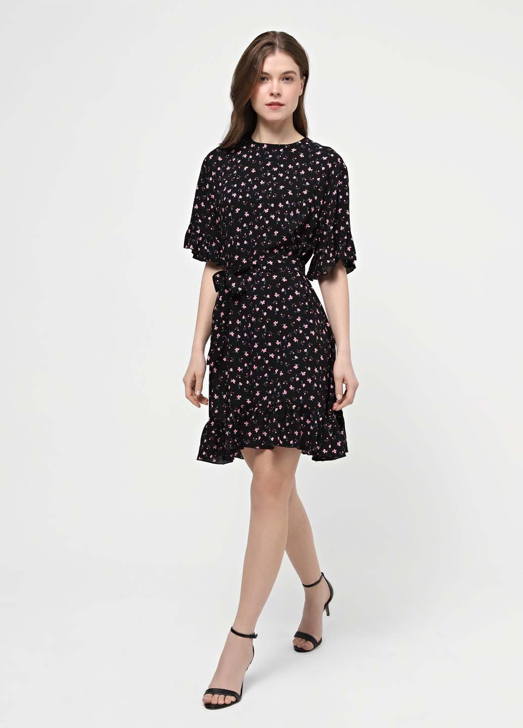 Черное кэжуал платье клеш Braska с цветочным принтом