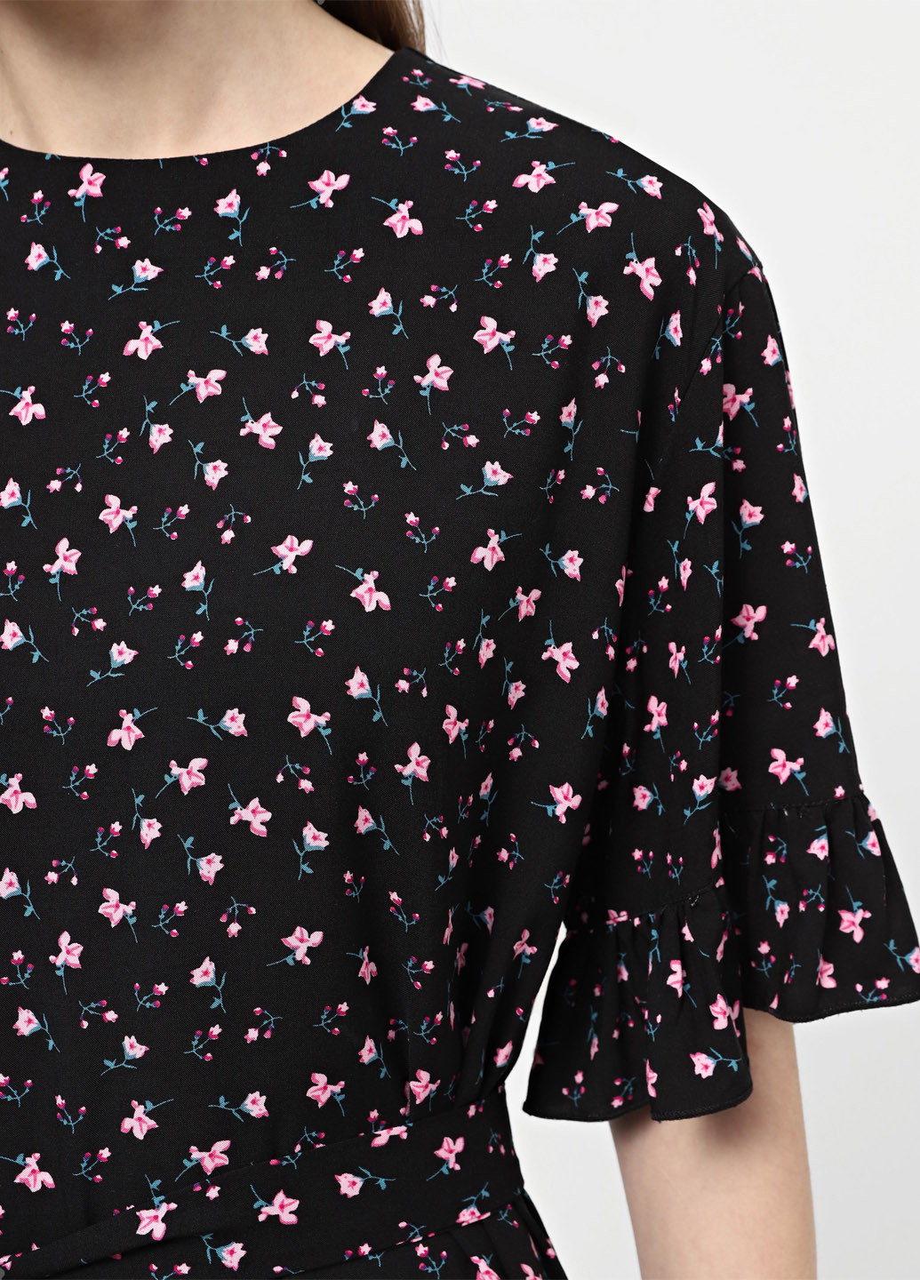 Черное кэжуал платье клеш Braska с цветочным принтом