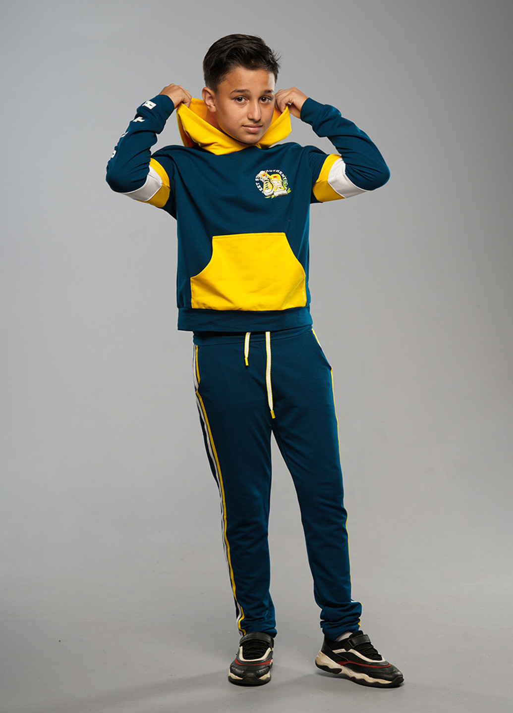 Морський хвилі демісезонний спортивний костюм з малюнком Sinthia (192445516)