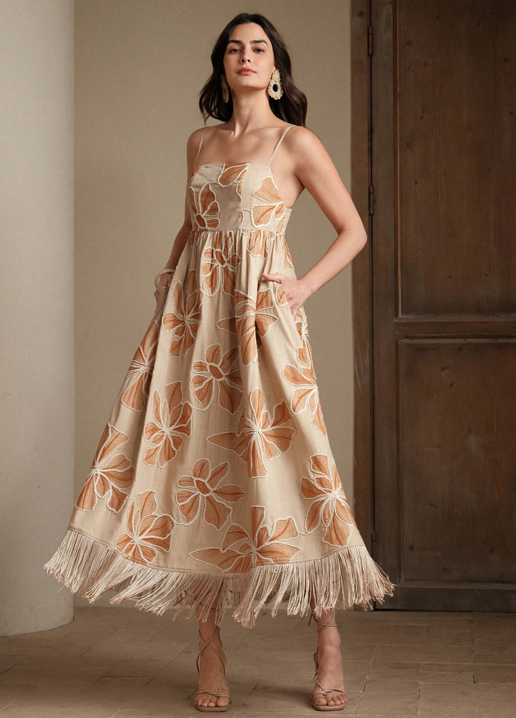 Бежева вечірня, кежуал сукня з спідницею-сонце, в стилі армпір, з відкритою спиною SHEIN з квітковим принтом
