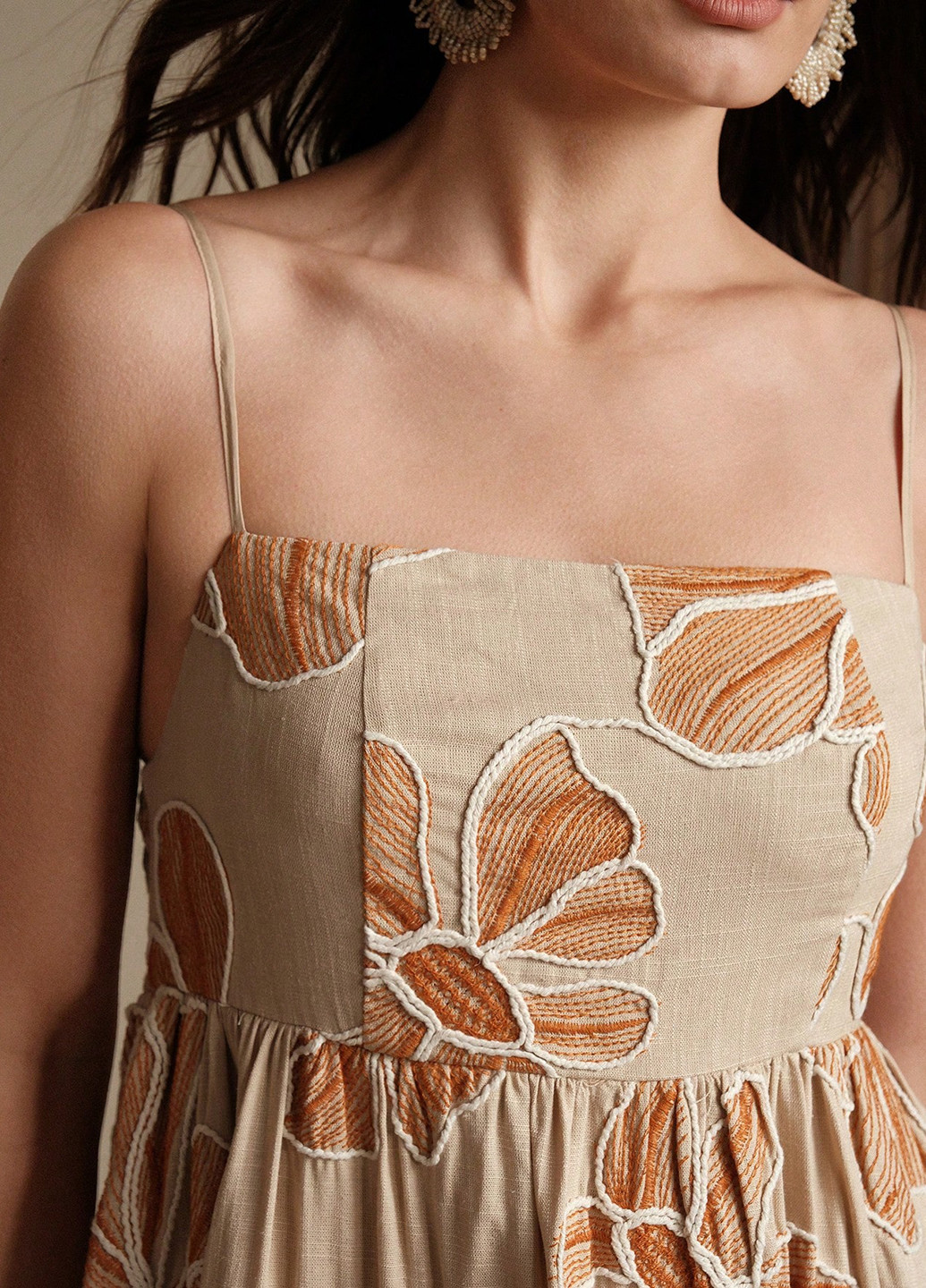 Бежева вечірня, кежуал сукня з спідницею-сонце, в стилі армпір, з відкритою спиною SHEIN з квітковим принтом