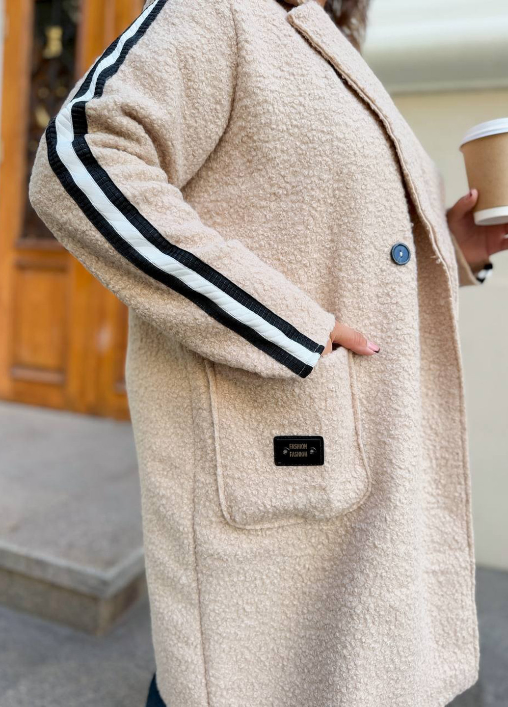 Бежевое демисезонное Пальто двубортное No Brand