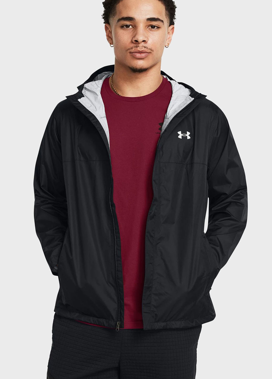 Черная демисезонная ветровка Under Armour