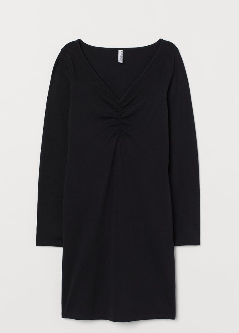 Черное кэжуал платье с треугольным вырезом H&M однотонное
