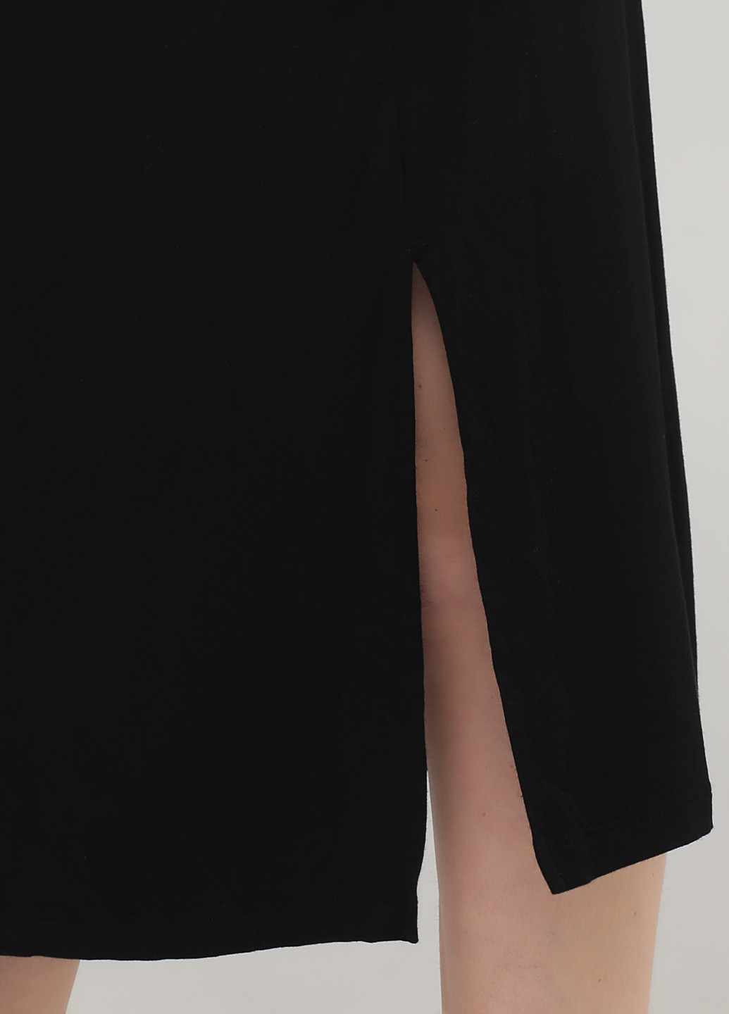 Черное кэжуал платье с открытыми плечами Asos однотонное
