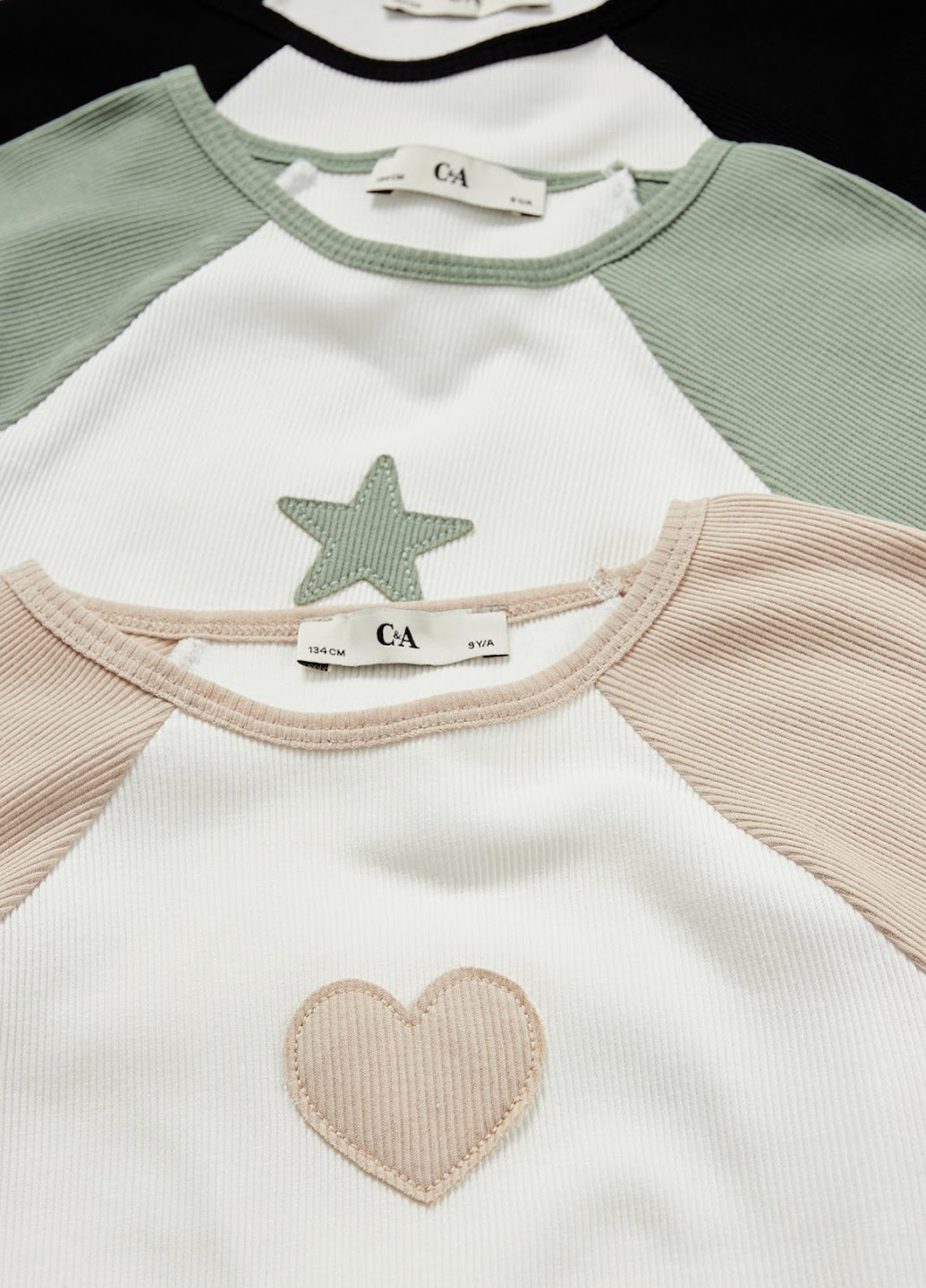 Комбінована літня футболка (3 шт.) C&A