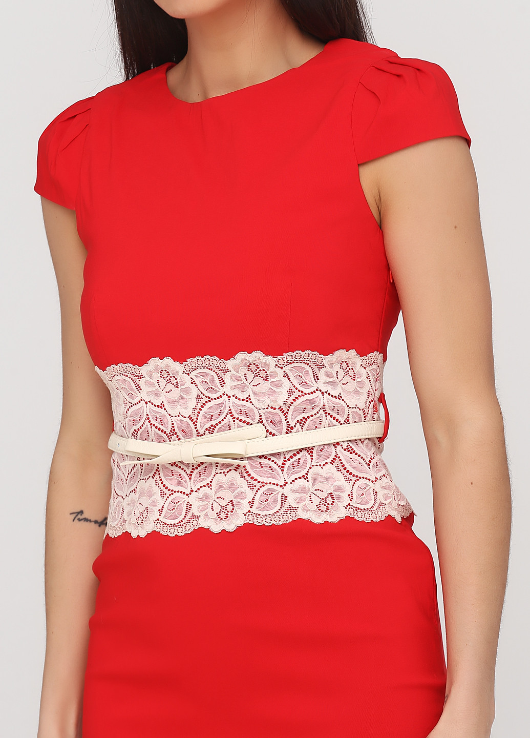 Червона коктейльна плаття, сукня футляр Paper Dolls однотонна