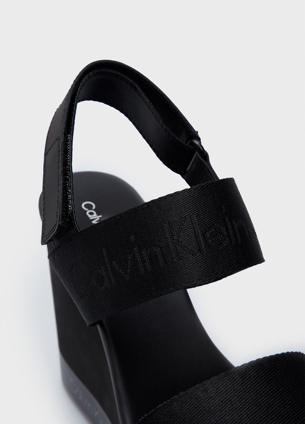 Черные босоножки Calvin Klein Jeans на липучке