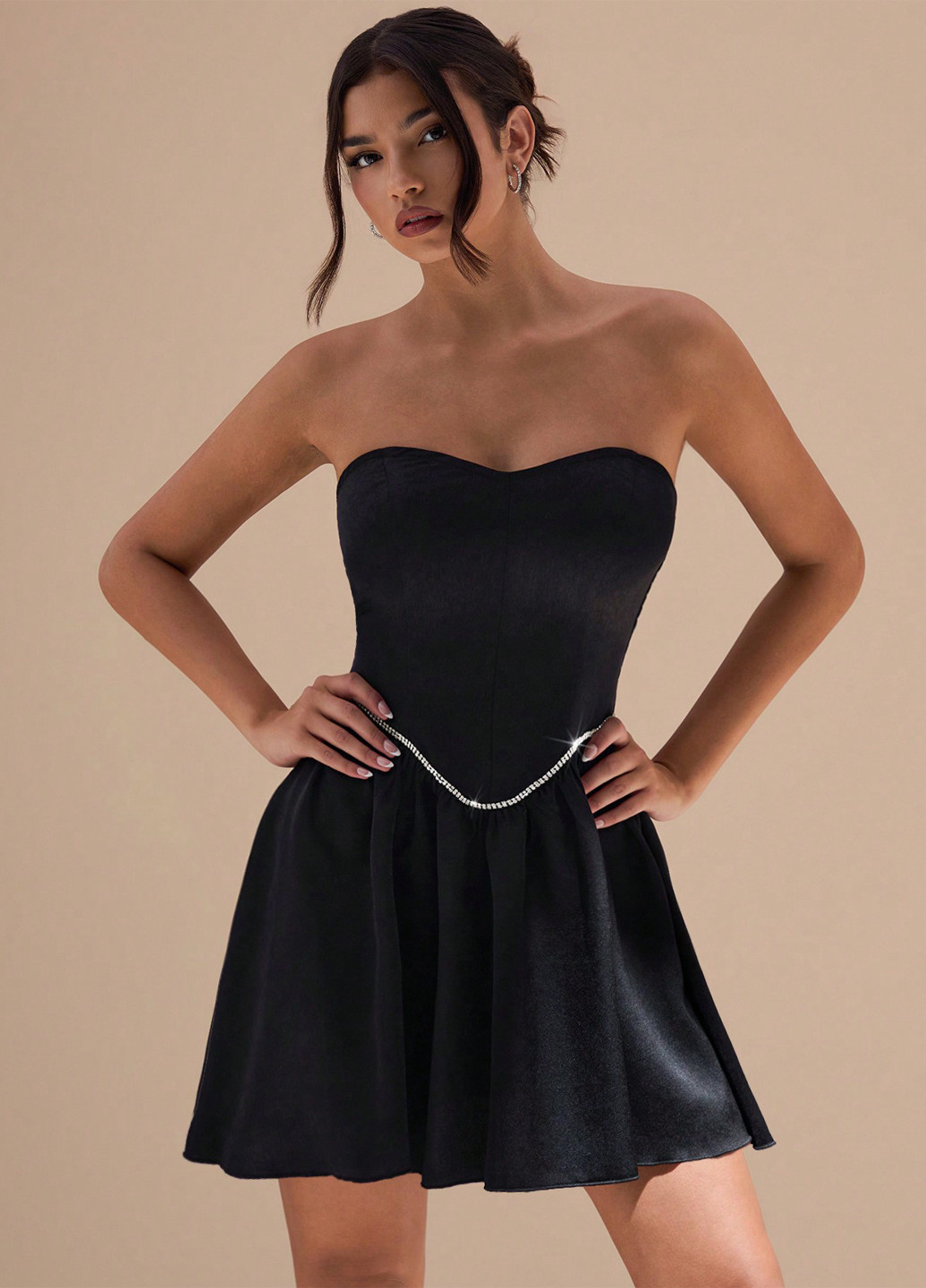 Черное коктейльное, вечернее платье клеш, с открытой спиной SHEIN однотонное