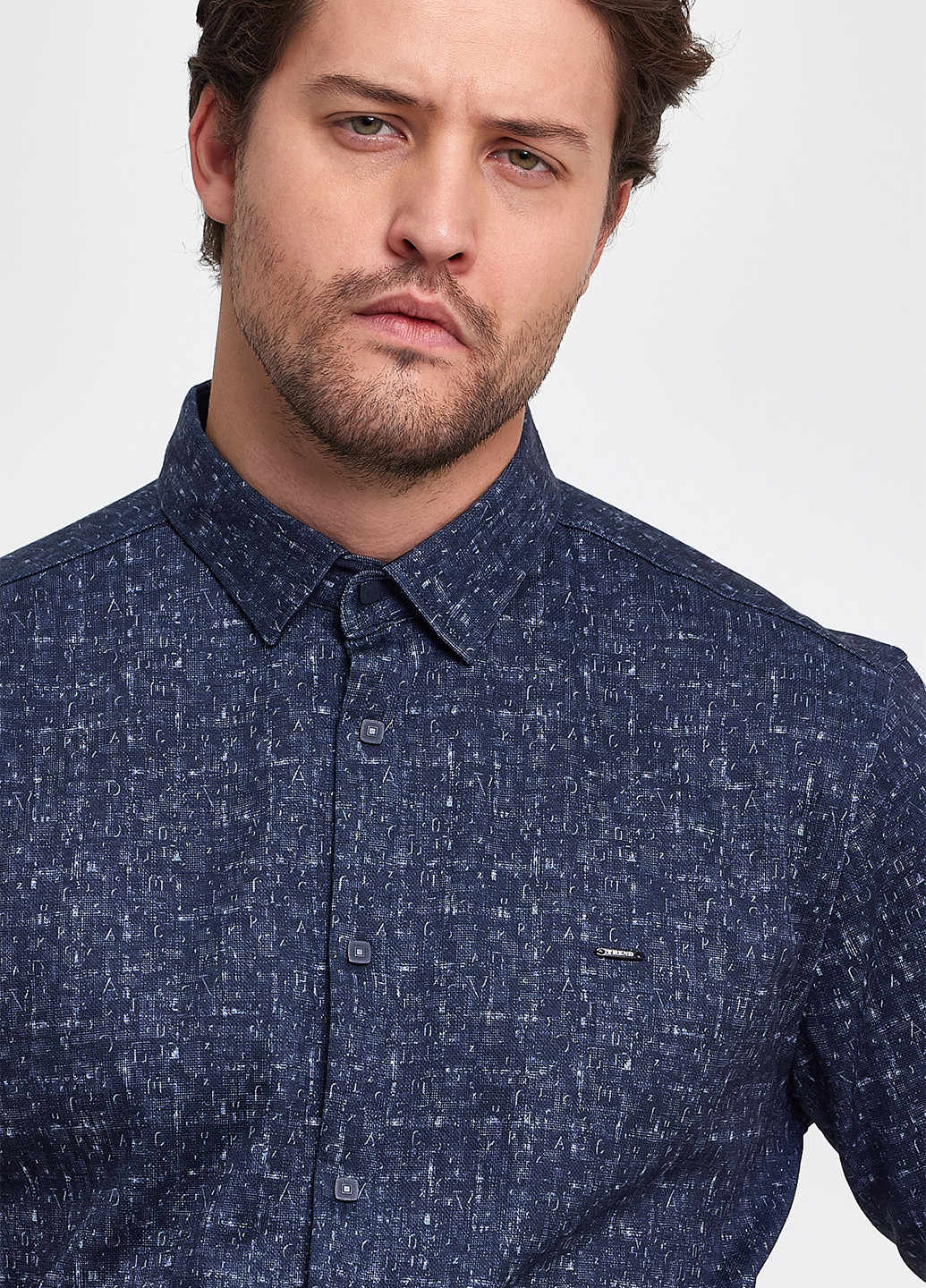 Темно-синяя кэжуал рубашка с абстрактным узором Trend Collection