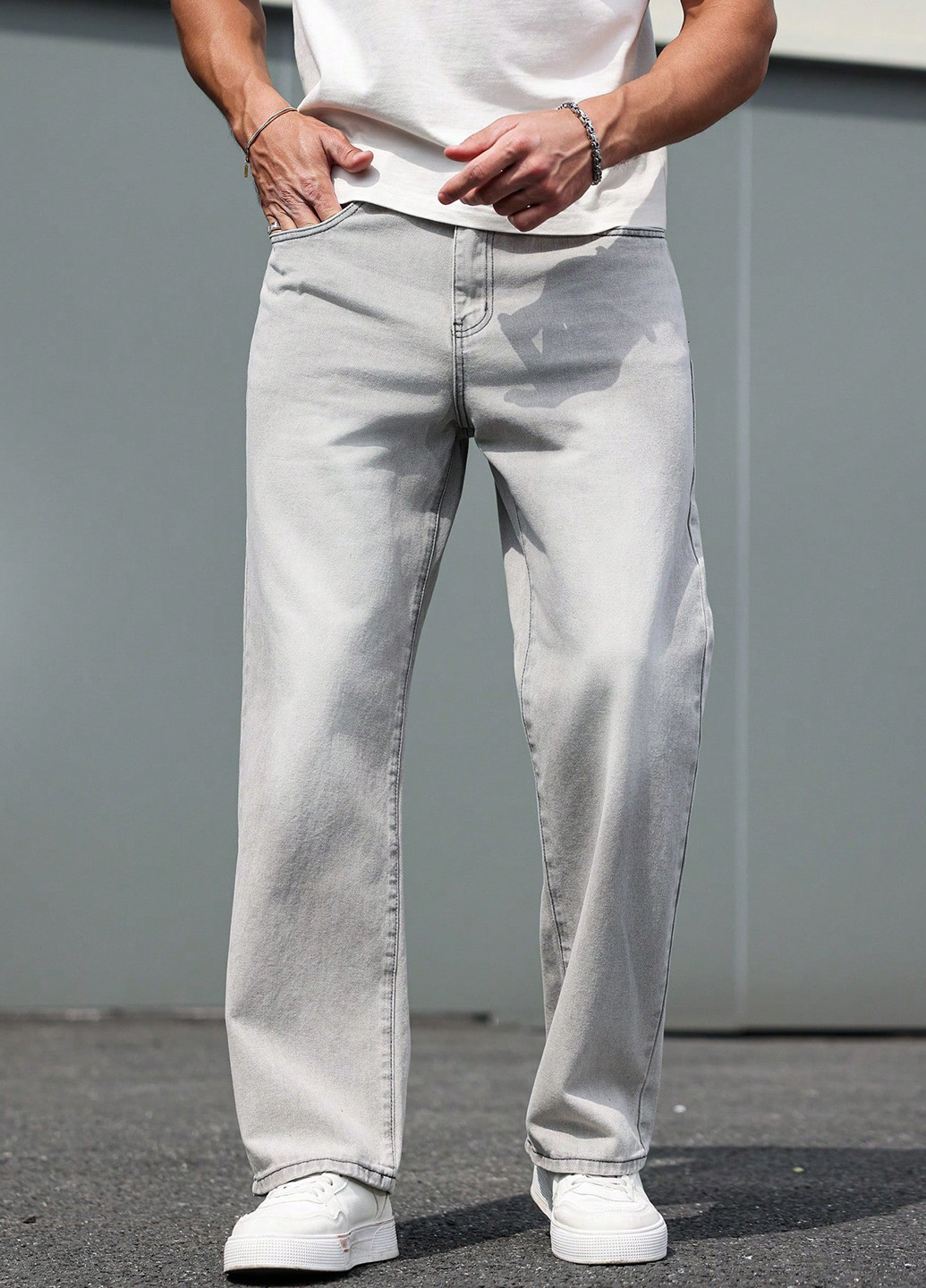 Светло-серые демисезонные прямые джинсы SHEIN