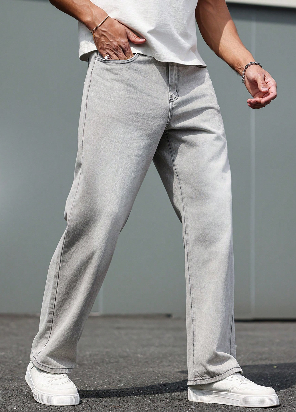 Светло-серые демисезонные прямые джинсы SHEIN