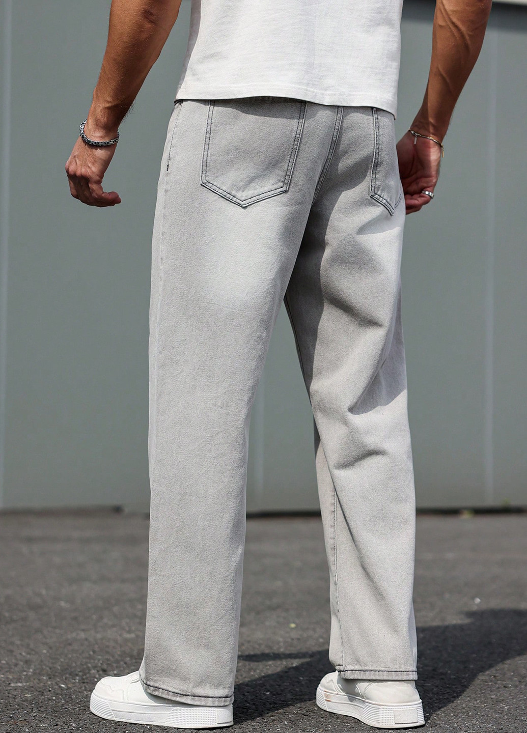 Светло-серые демисезонные прямые джинсы SHEIN