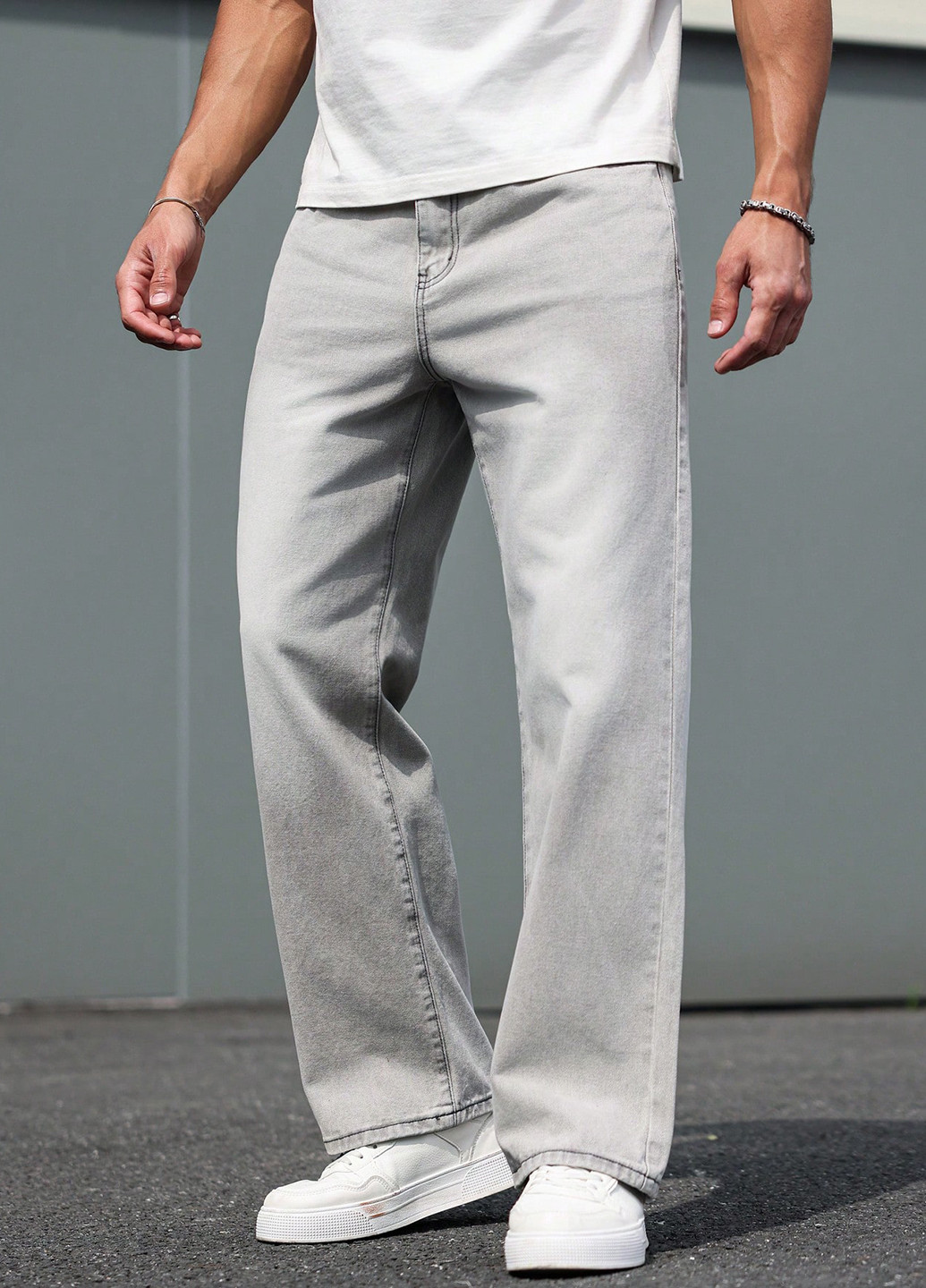 Светло-серые демисезонные прямые джинсы SHEIN