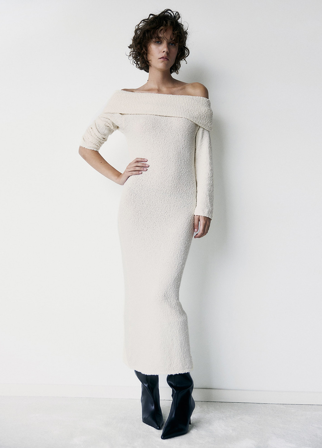 Кремовое кэжуал платье H&M однотонное