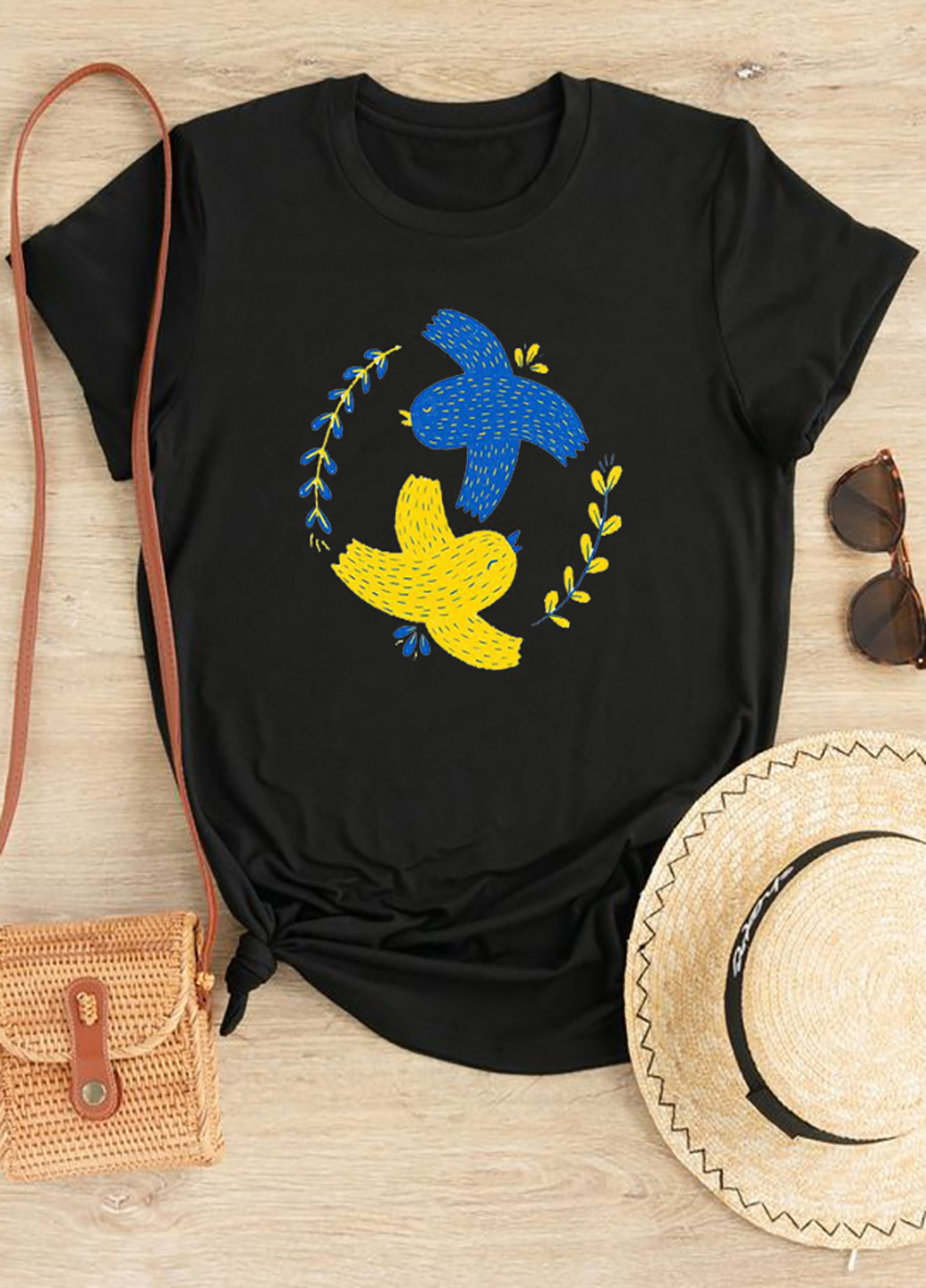 Чорна демісезон футболка жіноча чорна blue-yellow birds Love&Live