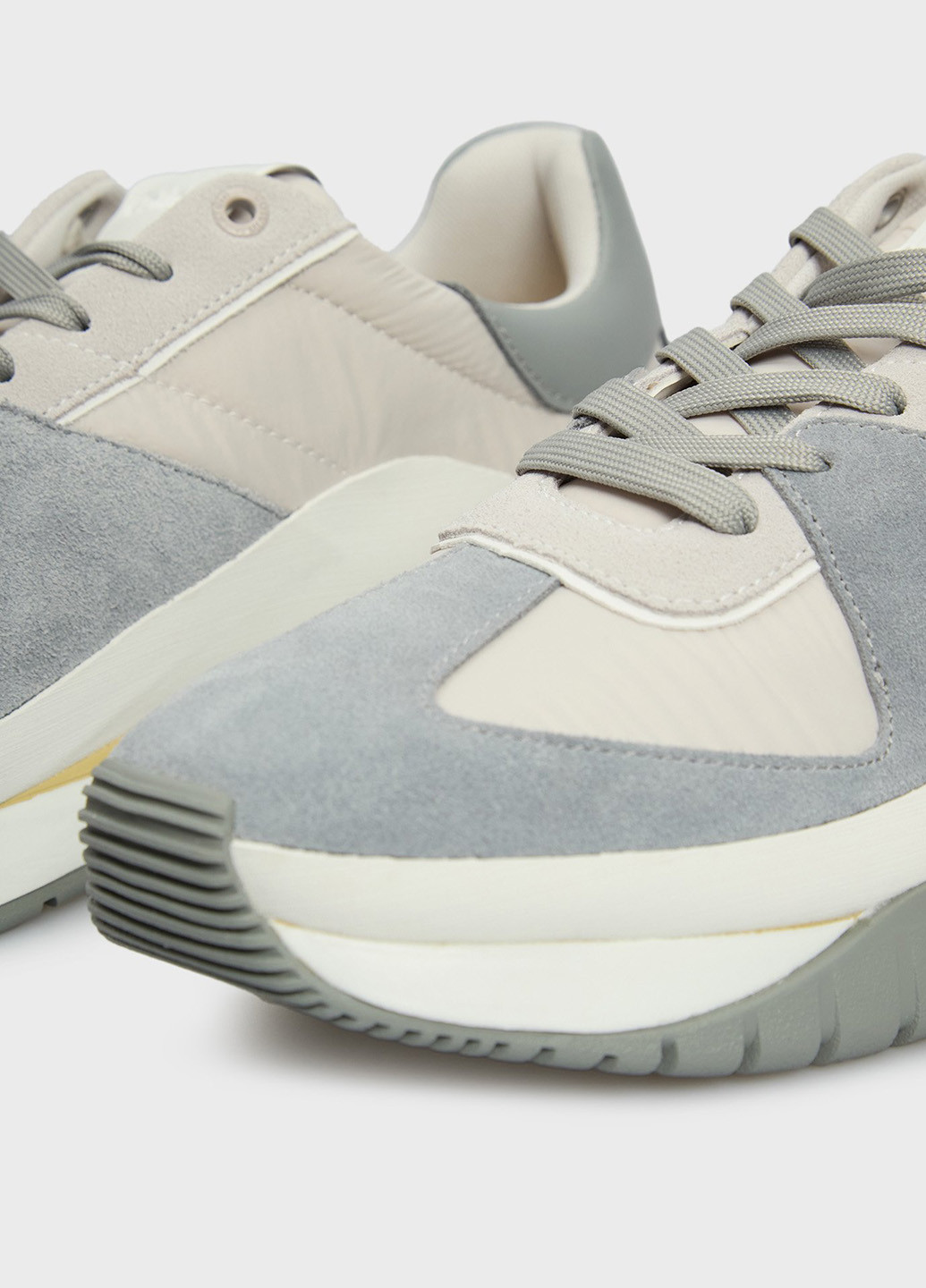 Серые всесезонные кроссовки Calvin Klein