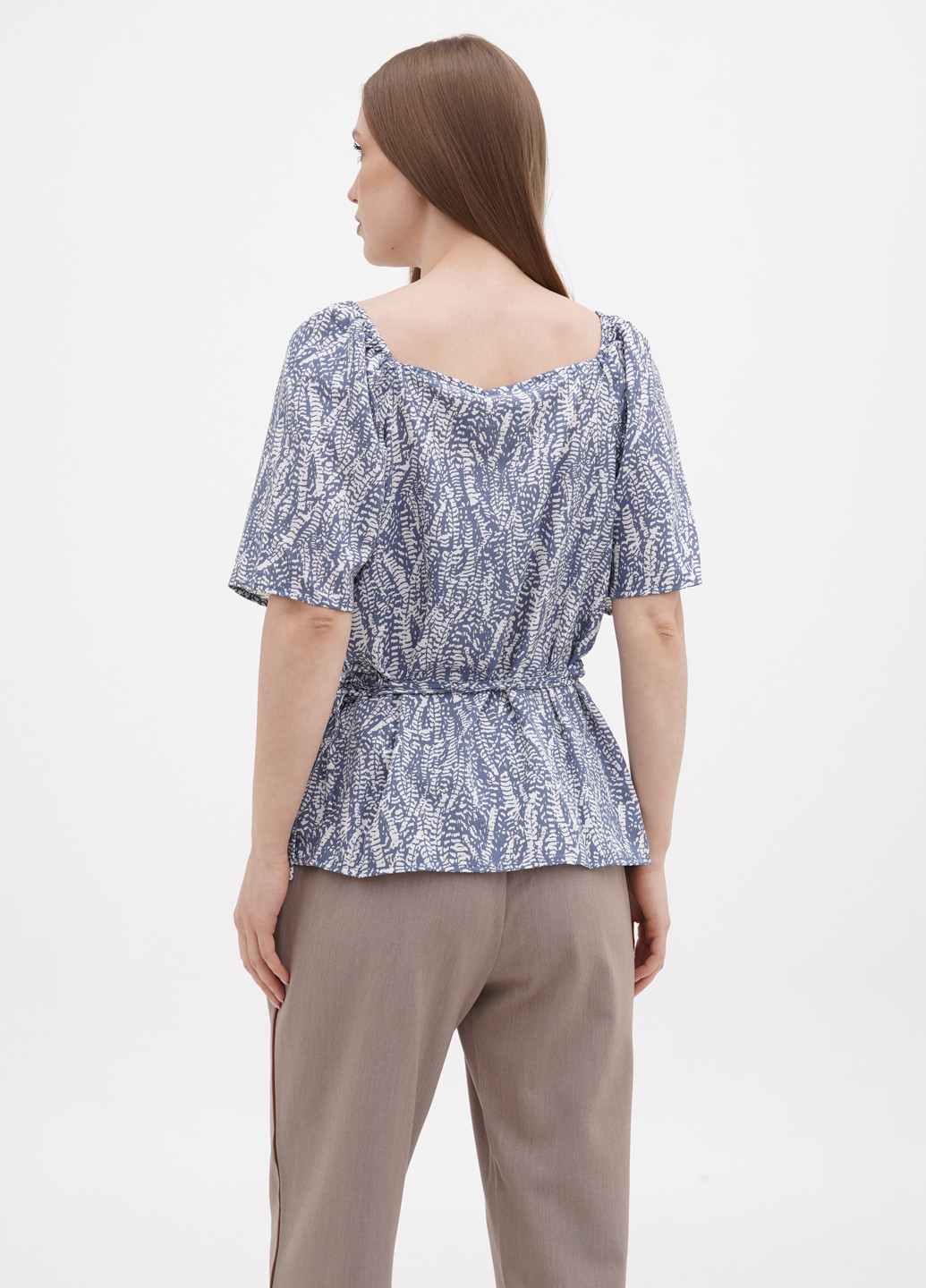 Светло-синяя летняя блуза на запах Vila