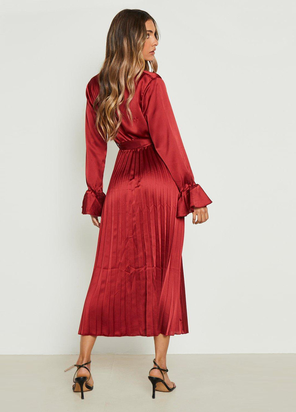 Темно-красное кэжуал платье на запах, плиссированное Boohoo однотонное