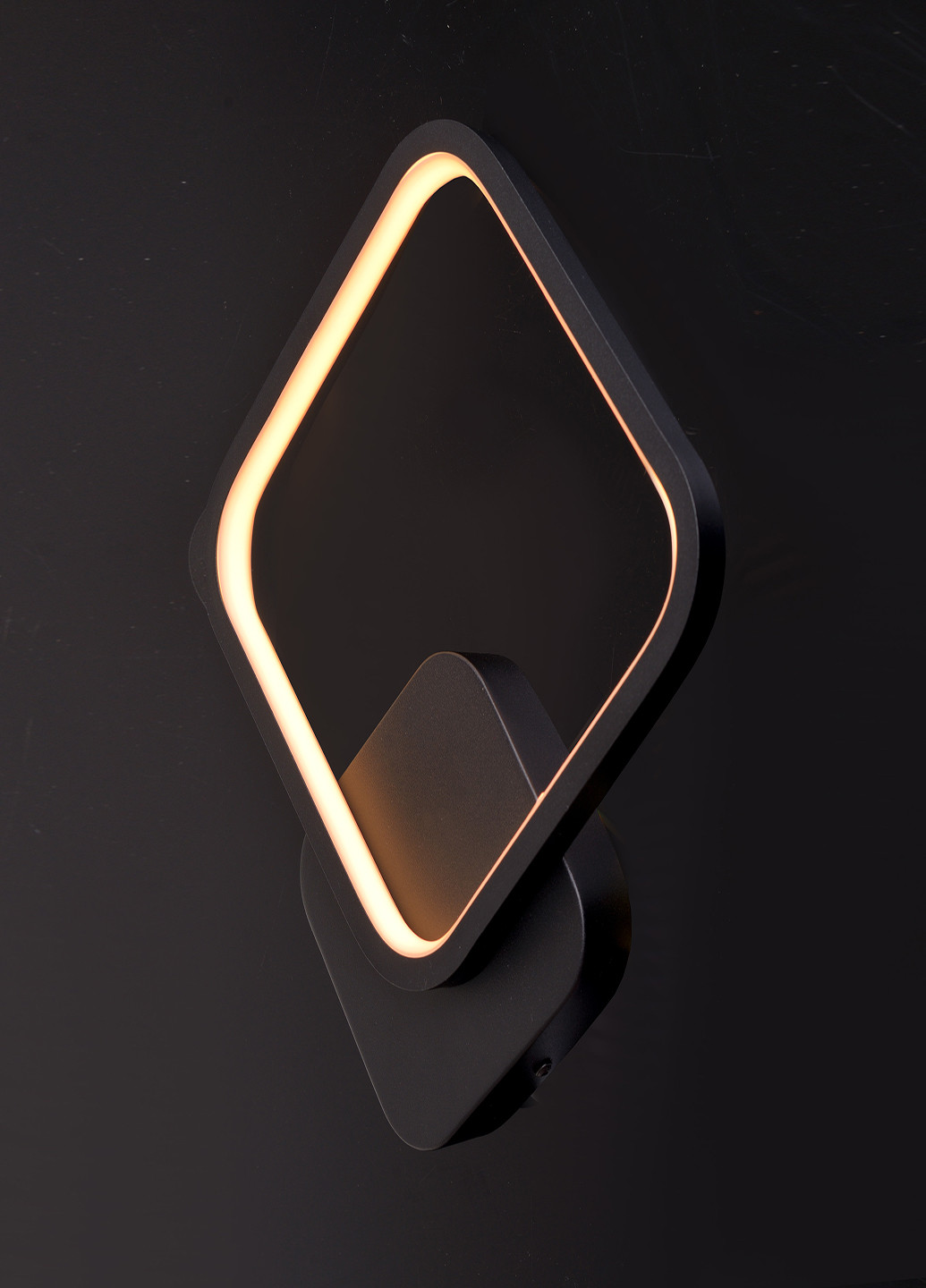 Бра BL-715W/12W WW BK Brille (252372186)