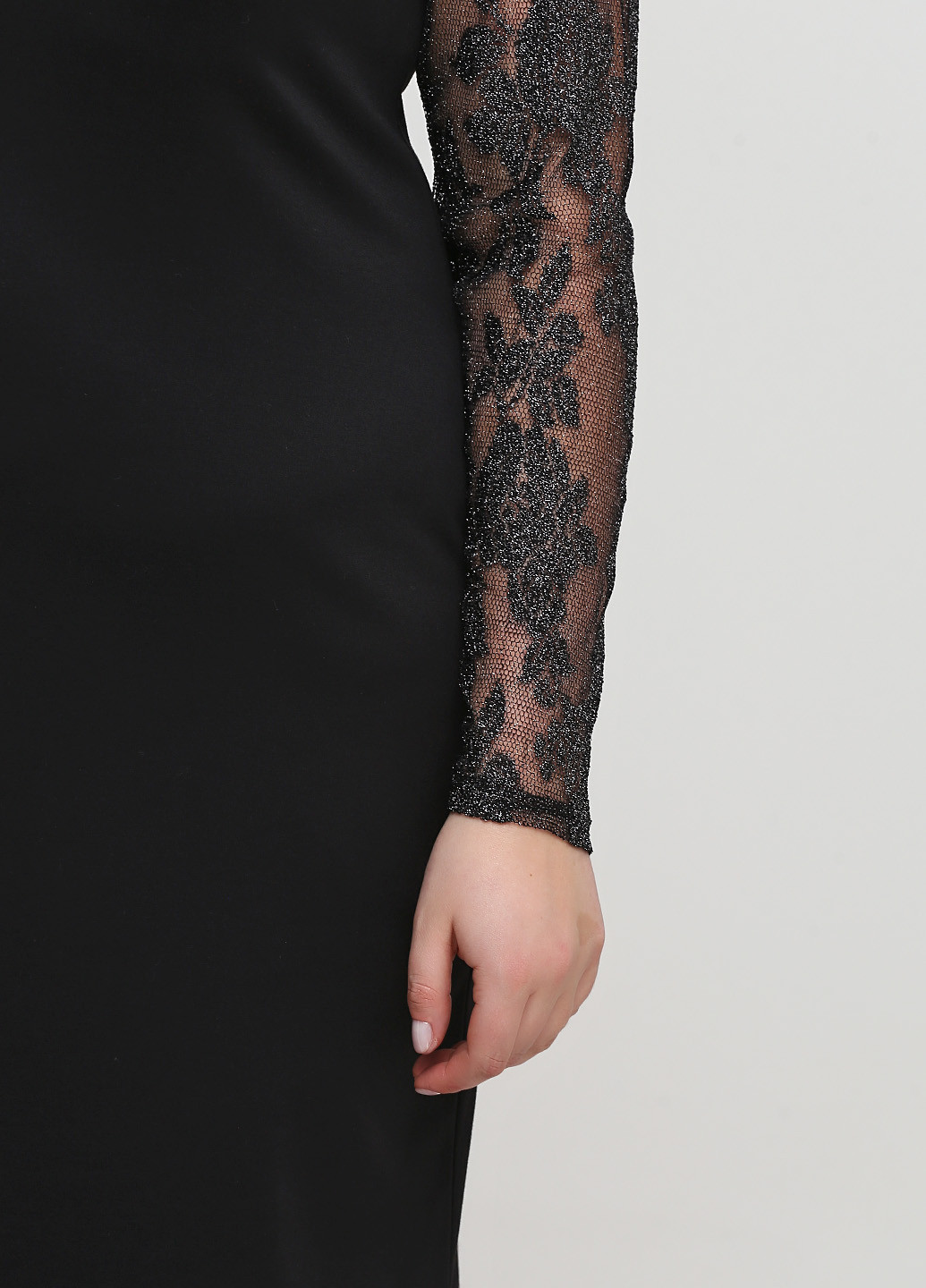 Черное коктейльное платье футляр Алеся однотонное