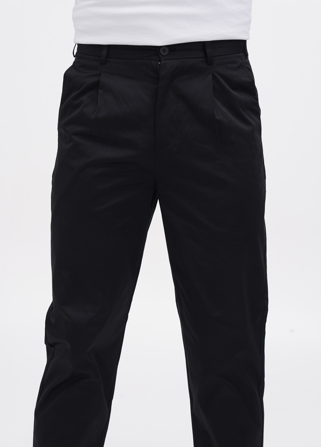 Черные кэжуал демисезонные зауженные брюки Holzweiler