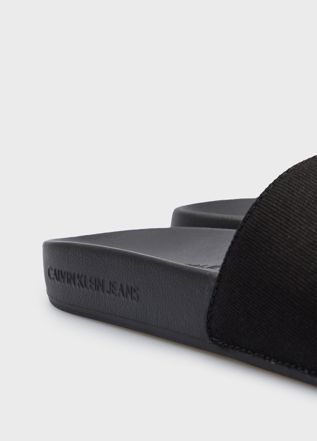 Черные кэжуал, пляжные шлепанцы Calvin Klein Jeans