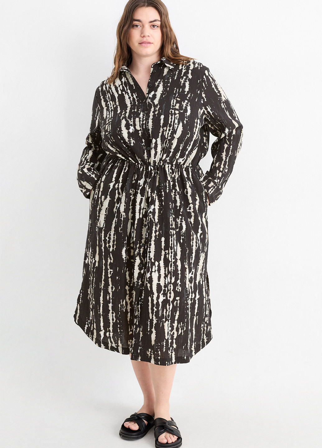 Чорна кежуал сукня кльош, сукня-сорочка C&A з абстрактним візерунком